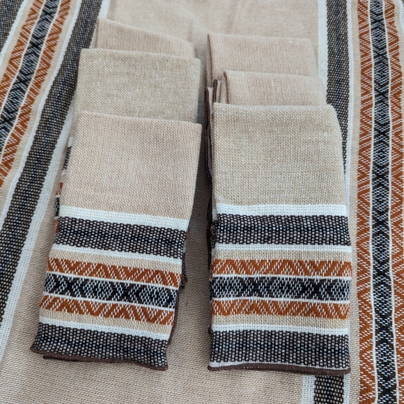 Other - Woven Tablecloth and 6 Matching Napkins